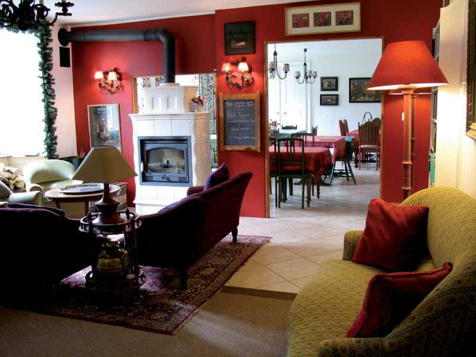 Public Area, Hotel The Originals Boutique Hotel du Pillon, Aigle
