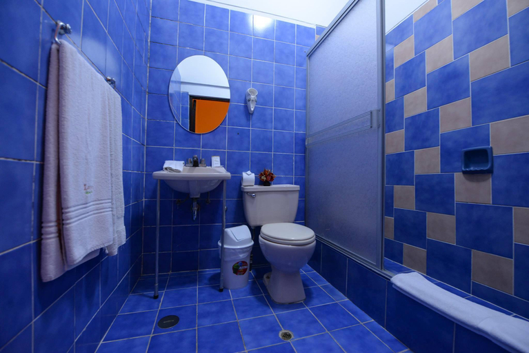 Bathroom, Capac Rimacpampa, Cusco