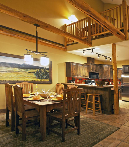 Food & Drinks 5, Northstar Mountain Village, East Kootenay