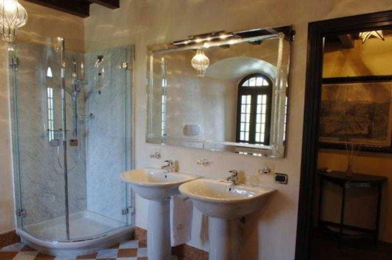 Bathroom, Hotel Residenza Torre di San Martino, Piacenza