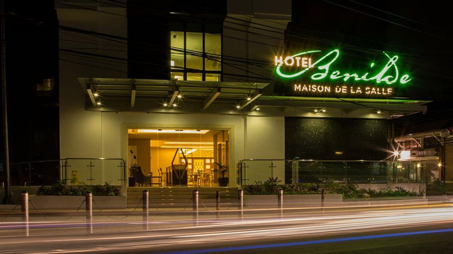 Exterior & Views 7