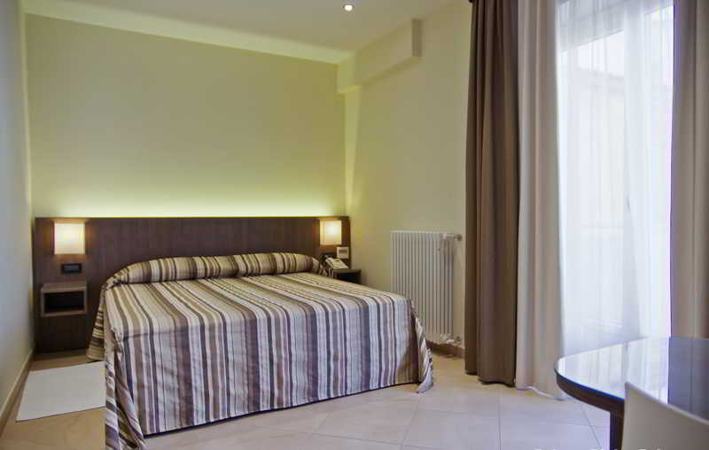 Bedroom 2, Bb10 Serpotta, Palermo
