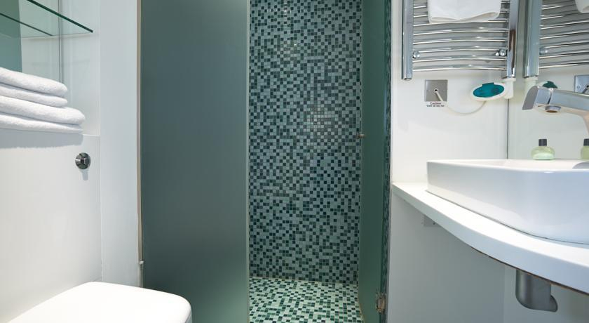 Bathroom 4, Residence Inn London Kensington, London