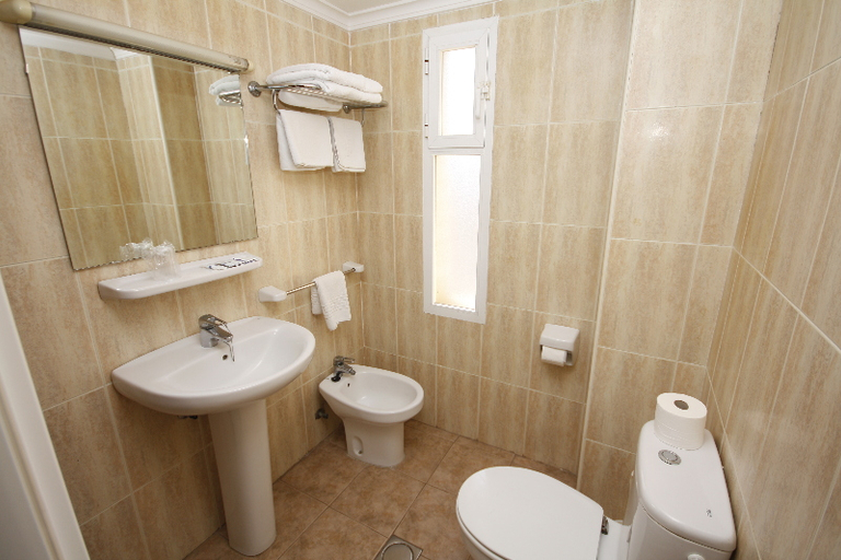 Bathroom 5, Apartamentos Niza, Alicante