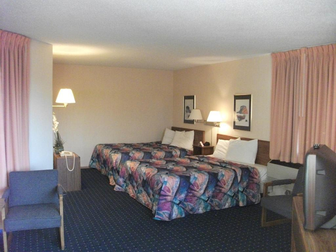 Bedroom 3, Knights Inn Mackinaw City, Emmet