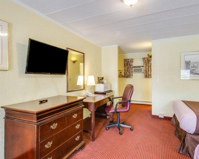 Public Area 2, Rodeway Inn Orleans - Cape Cod, Barnstable
