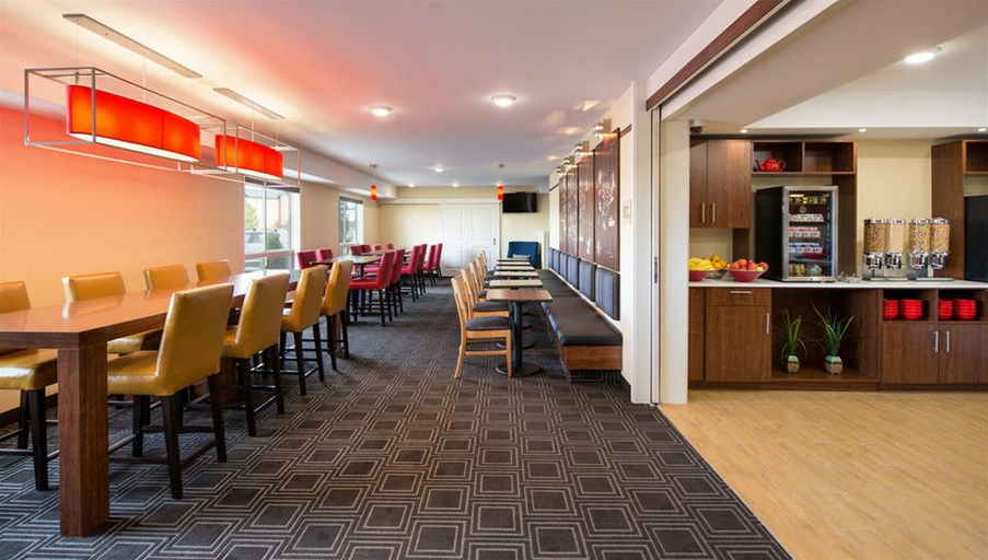 Food & Drinks 5, Towneplace Suites by Marriott Red Deer, Division No. 8