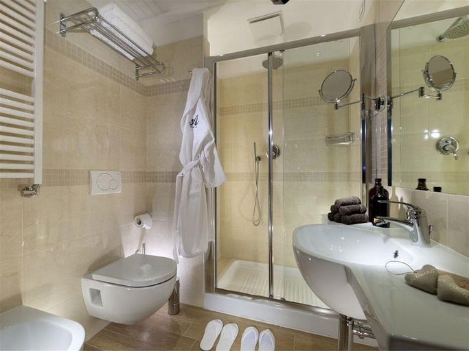 Bathroom, Ambasciatori, Rimini
