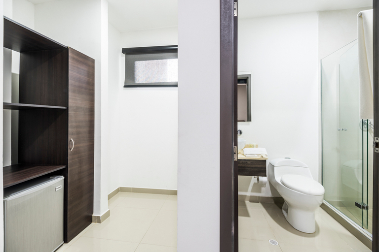 Bathroom 5, Ribai Hotel Santa Marta, Santa Marta (Dist. Esp.)