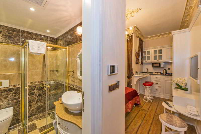 Bathroom, IQ Hotel, Beyoğlu