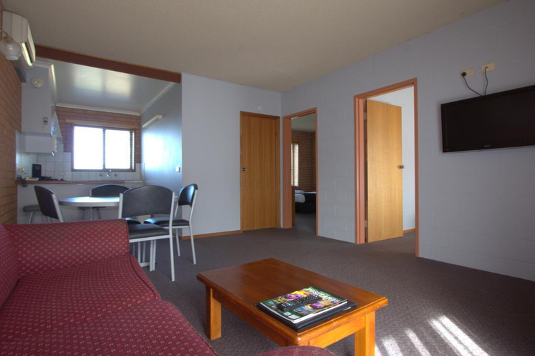 Exterior & Views 2, Blue Whale Motor Inn & Apartments, Warrnambool