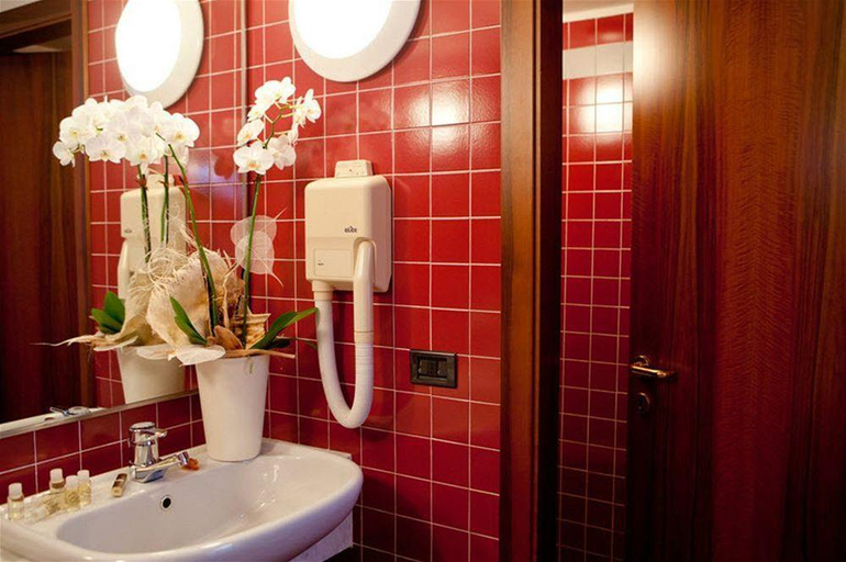 Bathroom, Sole, Trento
