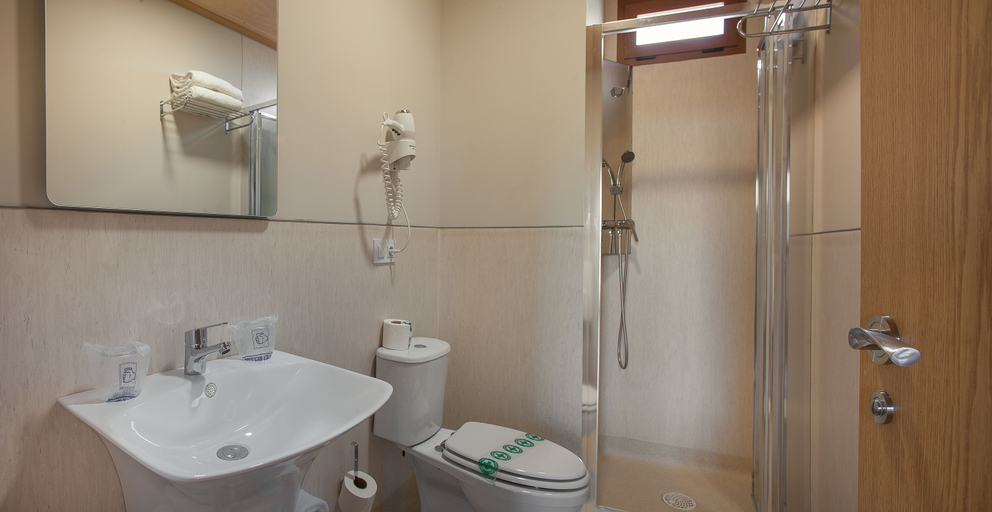 Bathroom 5, Magic Natura Animal, Waterpark & Polynesian Resort, Alicante