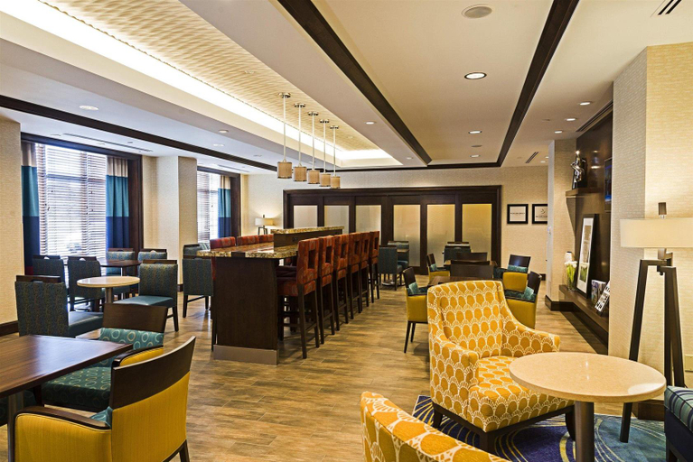 Food & Drinks 4, Hampton Inn By Hilton Ottawa Airport, Ottawa
