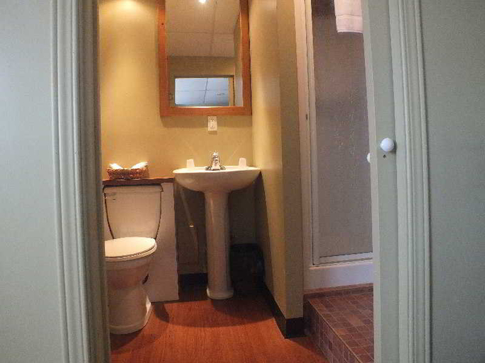 Bathroom 3, Campus Notre Dame de Foy, Communauté-Urbaine-de-Québec