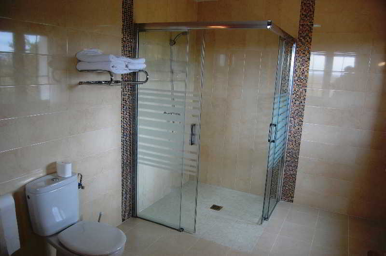 Bathroom 4, Hotel El Cortijo de Daimiel, Ciudad Real