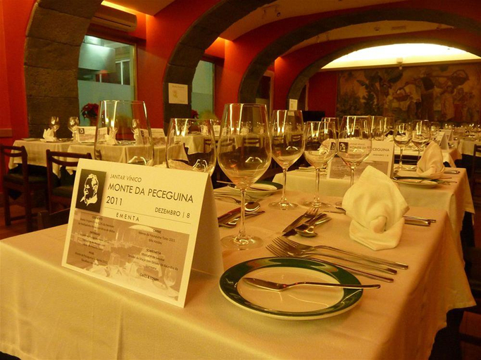 Food & Drinks 5, Residencial Alcides, Ponta Delgada