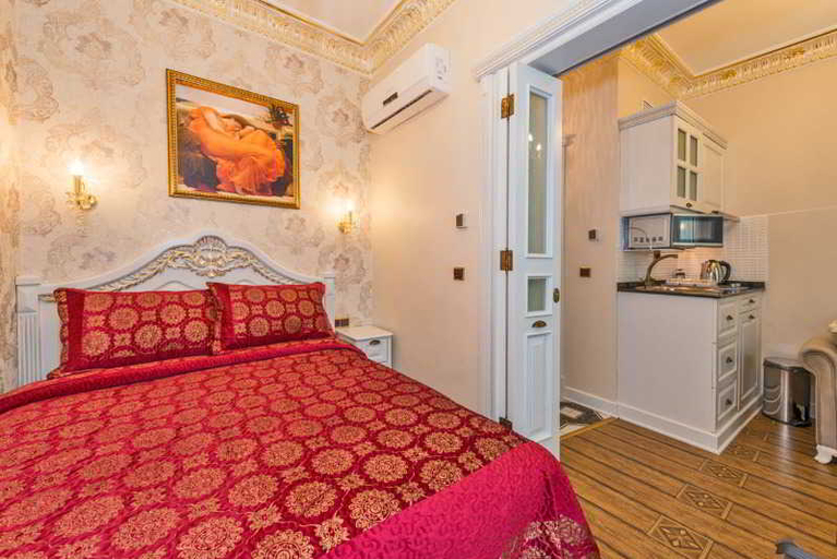 Bedroom 2, IQ Hotel, Beyoğlu