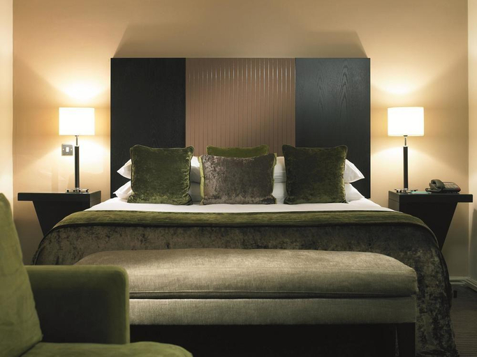 Bedroom 4, Denham Grove Hotel, Buckinghamshire