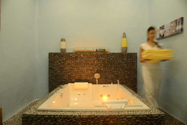 Bathroom, Hôtel Riberach, Pyrénées-Orientales