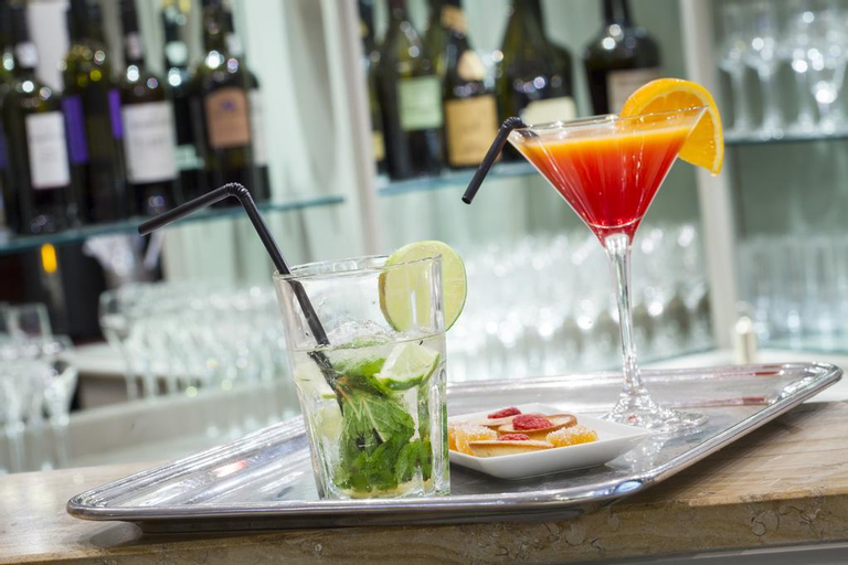 Food & Drinks