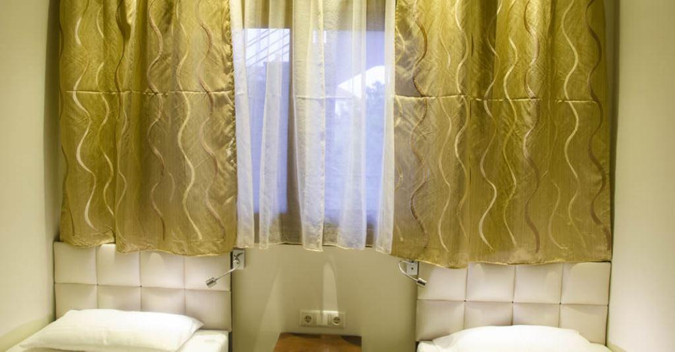 Bathroom 4, 4-You Family Hotel, Central Macedonia