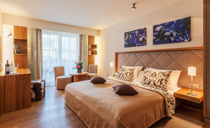 Bedroom, Hotel Maximilian, Garmisch-Partenkirchen