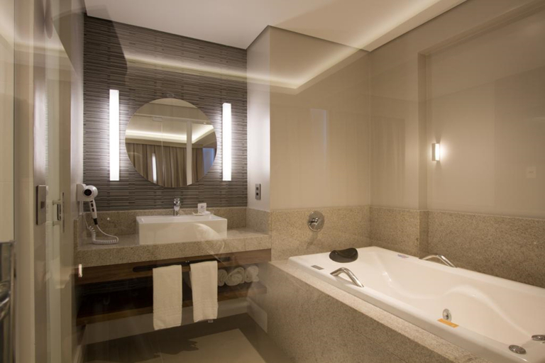 Bathroom 4, Le Canard Joinville, Joinvile