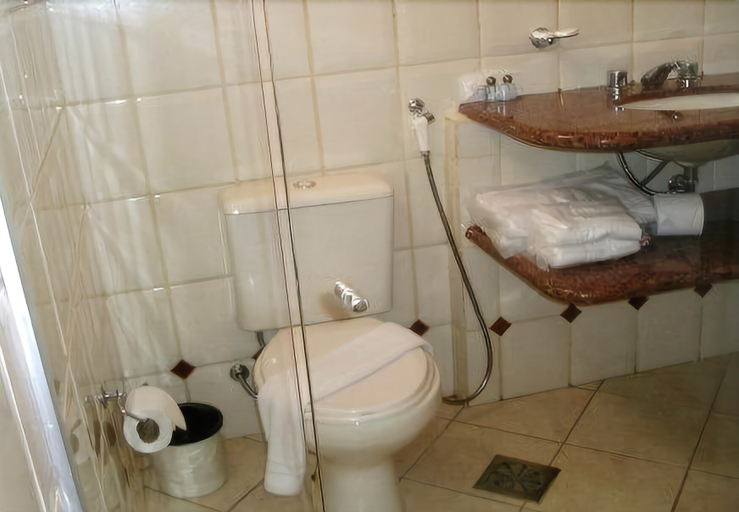 Bathroom 4, Athenas Plaza Hotel, Goiania