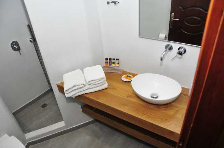 Bathroom 5, Anessis, South Aegean