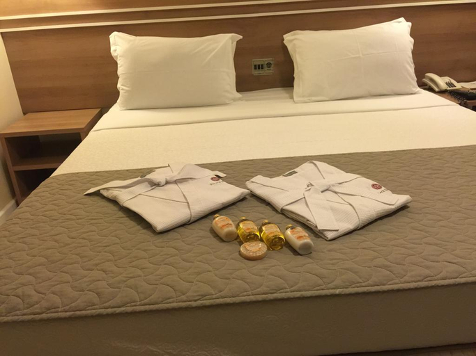 Bedroom 4, Palace Hotel, Campos