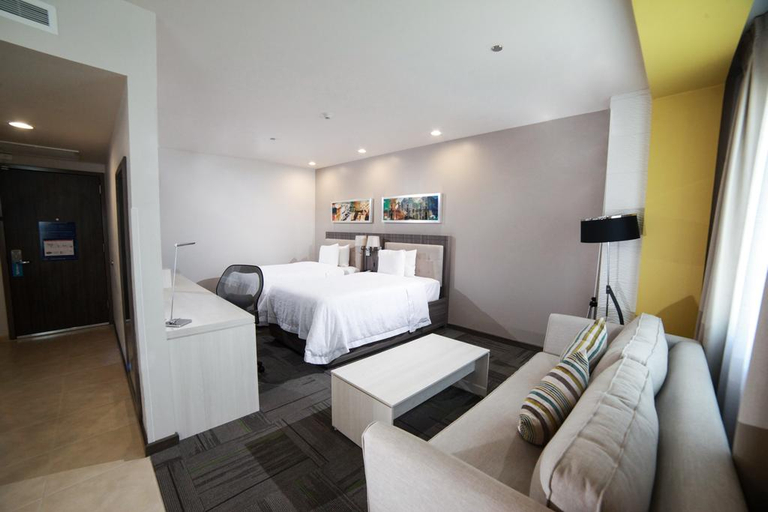 Bedroom 3, Hampton Inn & Suites by Hilton Aguascalientes Airp, Aguascalientes