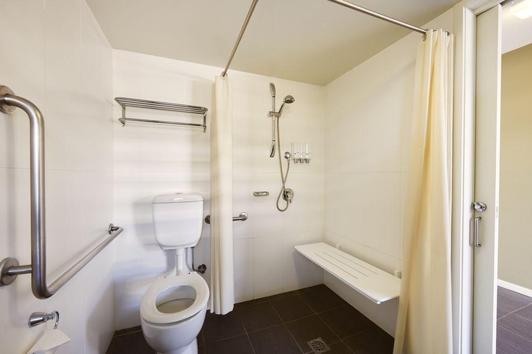 Bathroom 3, Station Motel Parkes, Parkes