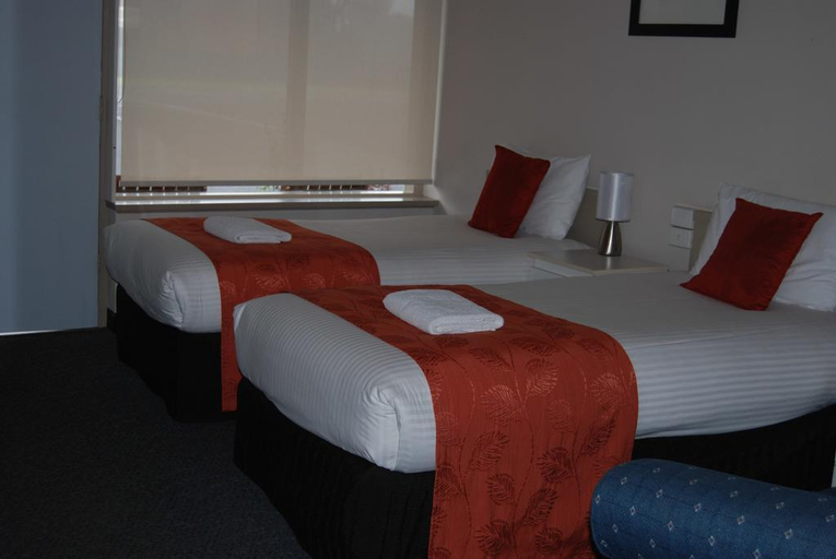 Bedroom 3, Red Carpet Motel Mount Gambier, Mount Gambier