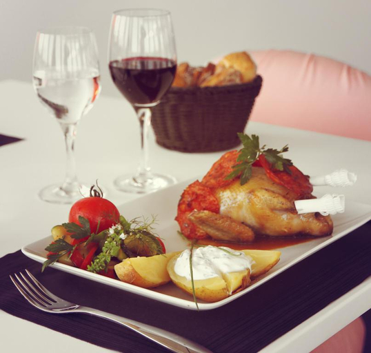 Food & Drinks