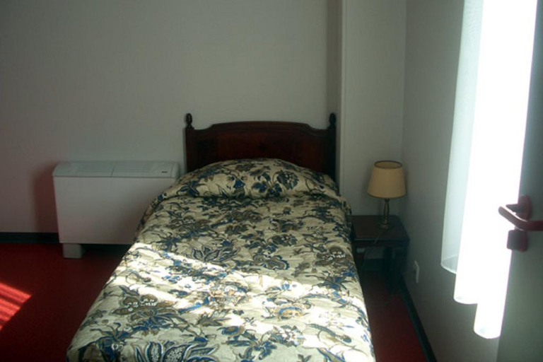 Bedroom 2, Hôtel le Grand Terre, Seine-et-Marne