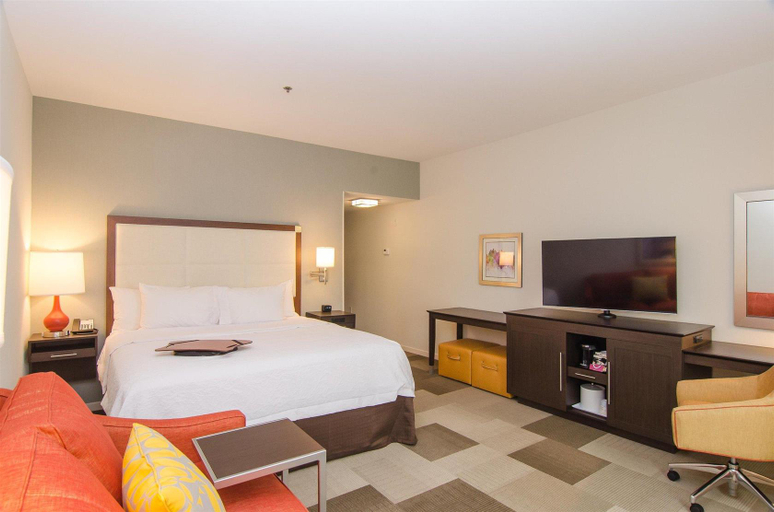 Bedroom 4, Hampton Inn & Suites Houston North IAH, Houston