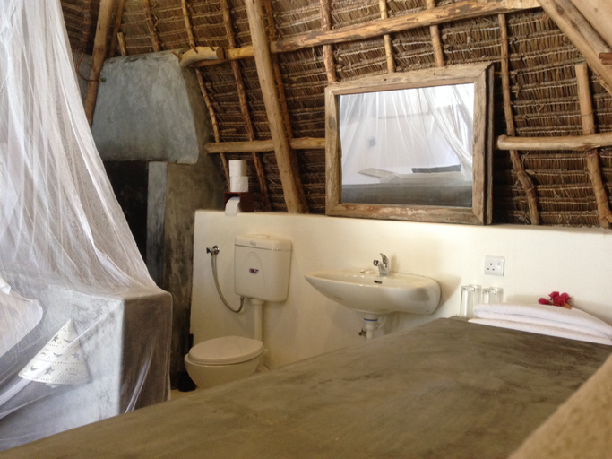 Bathroom, Nur Beach Hotel Jambian Zanzibar, Kusini