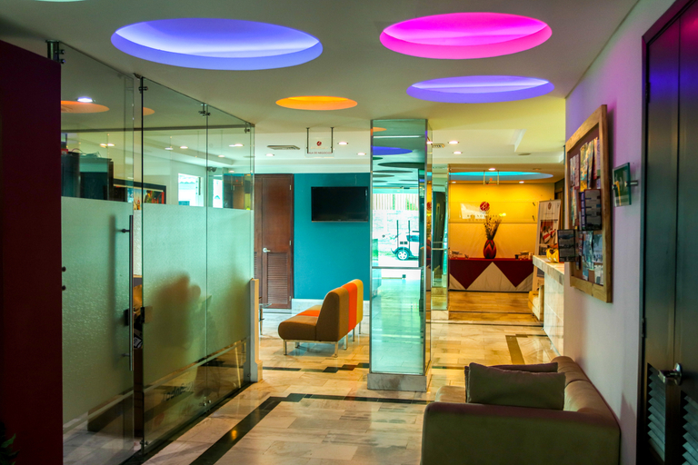 Public Area 2, Avenida Buenos Aires, Cartagena de Indias
