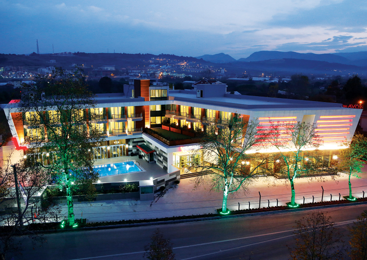 Exterior & Views