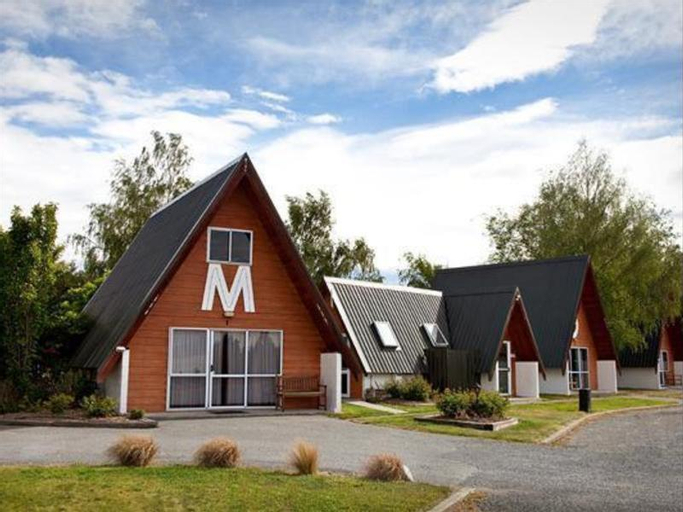 Mountain Chalets Motel, Mackenzie