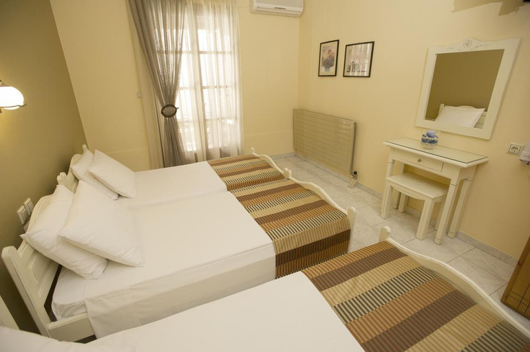 Bedroom 3, La Luna, Thessaly