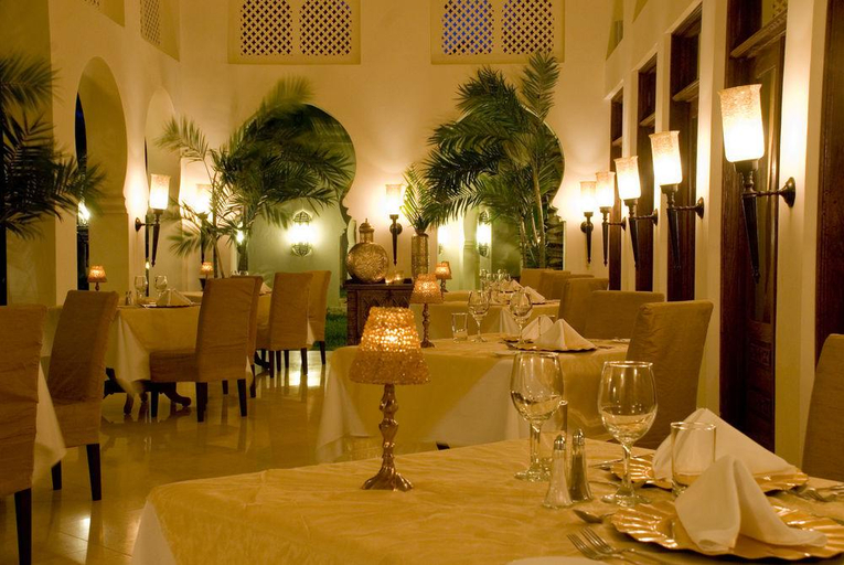 Food & Drinks 3, Baraza Resort & Spa, Kusini