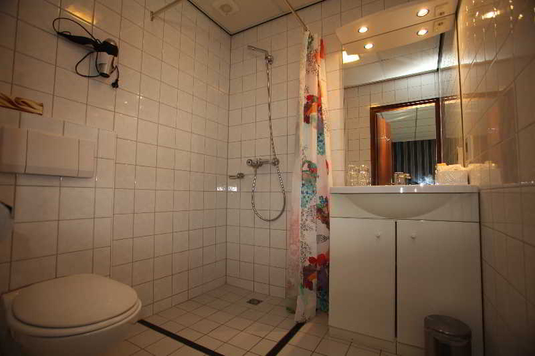 Bathroom 4, Het Wapen van Enkhuizen, Enkhuizen