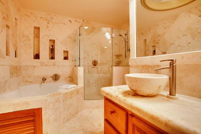 Bathroom 5, Belizean Cove Estates