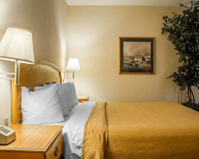 Bedroom 4, Quality Inn & Suites Bellville – Mansfield, Richland