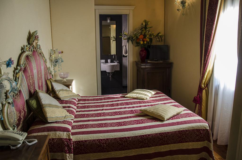 Bedroom 3, BHR Boutique Locanda Ca Valeri, Venezia