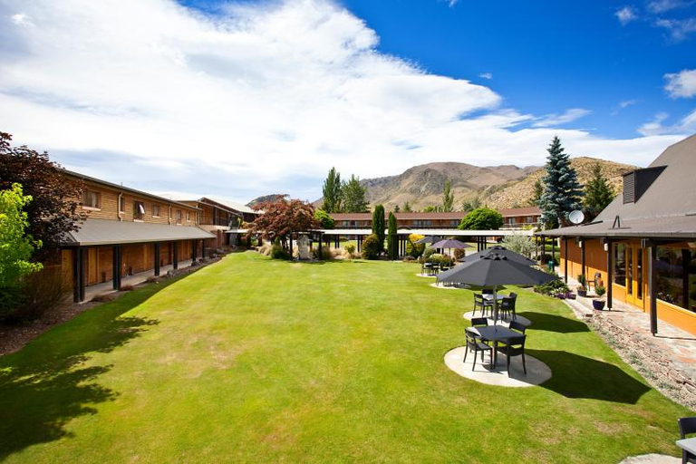 Exterior & Views 2, Distinction Heritage Gateway Hotel, Waitaki