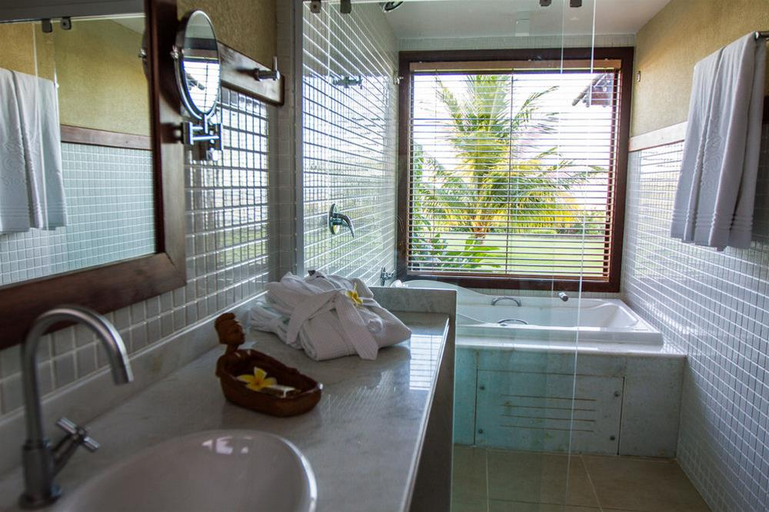 Bathroom 4, Gungaporanga Hotel, Barra de São Miguel