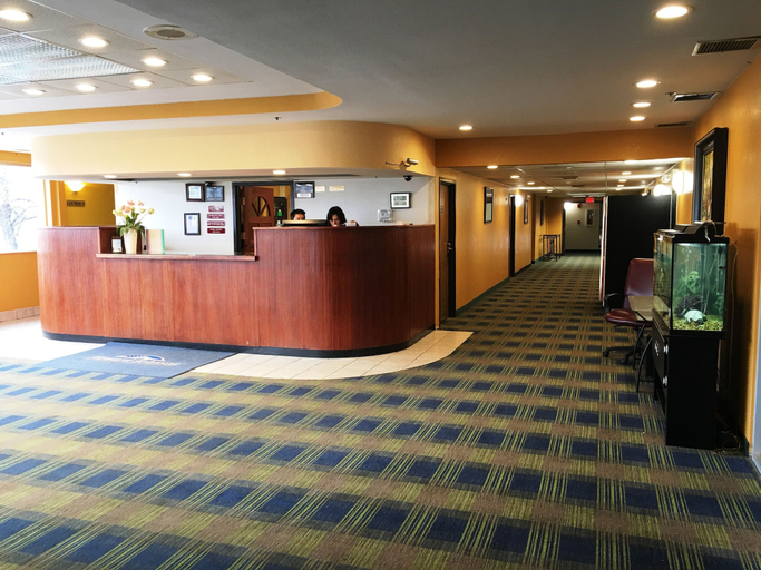 Public Area 2, Howard Johnson by Wyndham Denver West, Jefferson